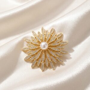 Elegant Large Fashion Brooch - Golden