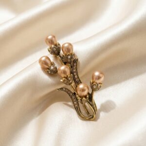 Pearl Flral  Women's Brooch